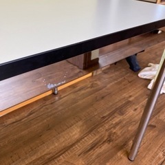 ハラーテーブル★人気のピュアホワイトの画像