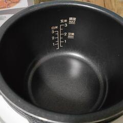 コンパクト電気圧力鍋　炊飯器　3合炊き　1.3Lの画像