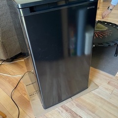 値下げしました　アイリスオーヤマ 冷凍庫 85L 小型 前開き ...