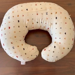 赤ちゃんの城　授乳クッション 【中古品】の画像