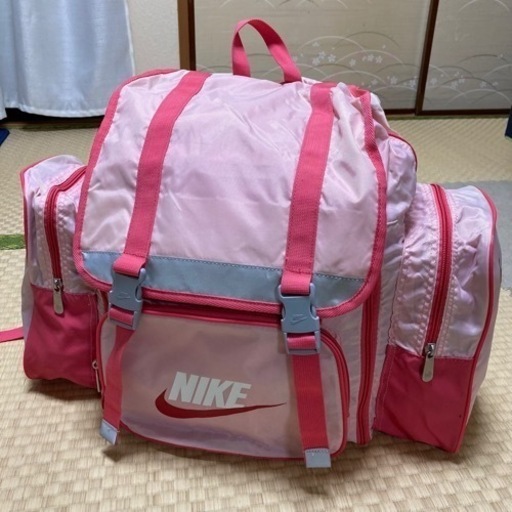 NIKE  ピンク系　大容量リュック