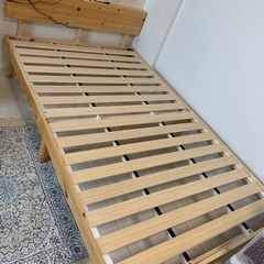 宮付きセミダブルベッドの画像