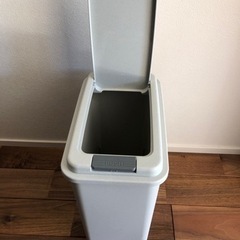 (値下げ) LIXILのゴミ箱※未使用※③の画像
