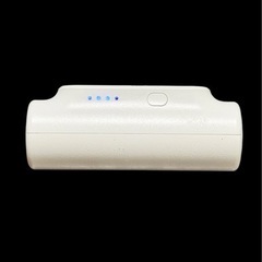 新品未使用◆超小型◆超軽量◆モバイルバッテリー◆ケーブル不要◆ワイヤレス充電◆白の画像
