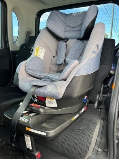 アップリカ　チャイルドシートクルリラ