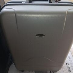 巨大トランクケース