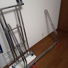 パイプハンガーラック　室内物干しの画像