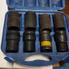 中型トラック・マイクロバスのタイヤ交換インパクト　ソケット多数付いてます！　22000円の画像