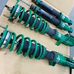 TEIN車高調 80ヴォクシー、ノア、エスクァイア