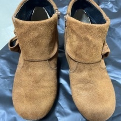 スエードブーツ　22センチの画像
