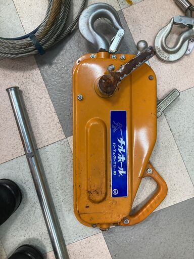 【手動式ウィンチ】【チルホール】【ワイヤーフック付】TU-16【最大能力1600kg対応】【店頭引取限定】22,000円