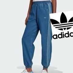 🩷adidasデニムパンツ🩷の画像
