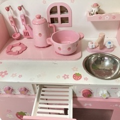 おままごとキッチン　マザーガーデン　いちご　ピンクの台所　ごっこ遊び　汚れ・使用感ありの画像