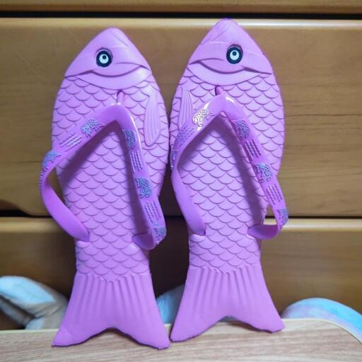 よくわからない魚のスリッパ