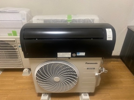 取り引き予定者決定しました^_^在庫処分価格です^_^一台限りの限定品です！艶消しブラック‼️取り付け工事も込み価格です☺️SHARPプラズマクラスター8〜10畳☺️2014年分解洗浄、正常稼働品です☺️