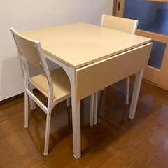 伸長式 折り畳み ダイニングテーブル【椅子付き】の画像