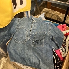 子供の服を100円詰め放題の画像