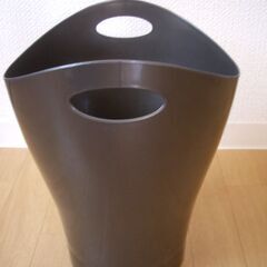 umbra ゴミ箱 ガルビノカン 9L ダストボックスの画像