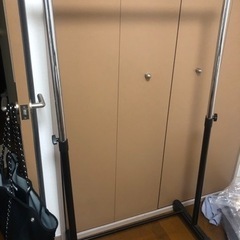 ハンガーラックの画像