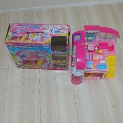 ハローキティのファミリーハウスの画像