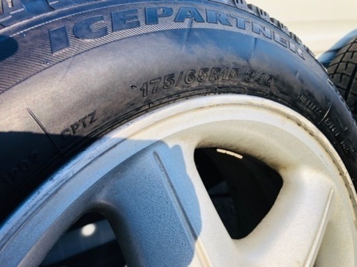 冬タイヤ 175/65R15 純正アルミ付きブリヂストン製スタッドレス 4本組