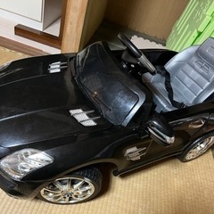 【取引者決定】メルセデスベンツ1人乗りラジコンカー※動きません