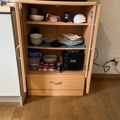 食器棚の画像