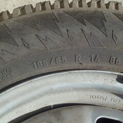 スタッドレス 冬用タイヤ　185ｘ65　１４インチの画像