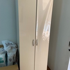 家具　衣装棚