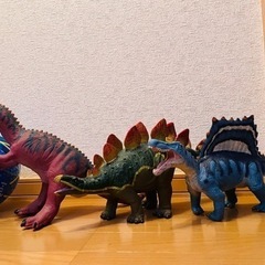 大きな恐竜おもちゃの画像