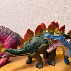 大きな恐竜おもちゃの画像