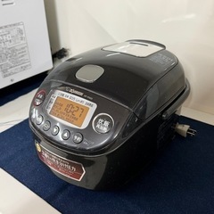【美品‼️】2022年製 象印 3合炊き 圧力IH炊飯ジャー 炊飯器 極め炊き 黒まる厚釜 ブラック♪の画像
