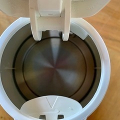【値下げしました】デロンギ　電気ケトルの画像