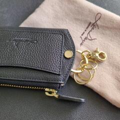 新品未使用キーケース　BLACK×GOLDブラック牛革の画像