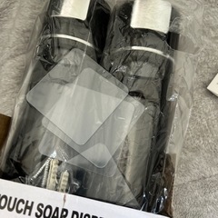 【新品】ソープディスペンサー 手動ディスペンサー シャンプーボトル 壁掛け 残量見える コンディショナー 詰め替え ABS素材 2連の画像