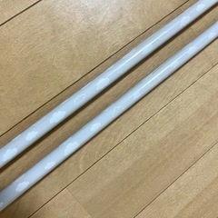 網、突っ張り棒2本の画像