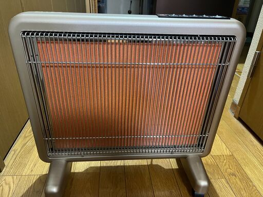 遠赤外線暖房機　サンルミエ・エクセラ７