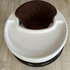 ベビー歩行器