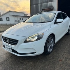 平成25年　ボルボV40  車検2年