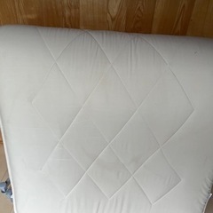 折り畳みベッドキャスター付き、更にマットと上布団付きの画像