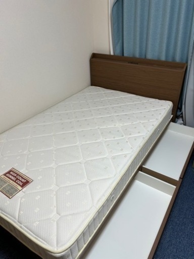 ベッド、マットレス売ります！解体して頂ける方限定です！