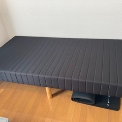 12月23日引取り希望　脚付きマットレスベッド  おまけ付きの画像