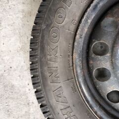 スパイクタイヤ　185/70R14　PCD100 4穴
