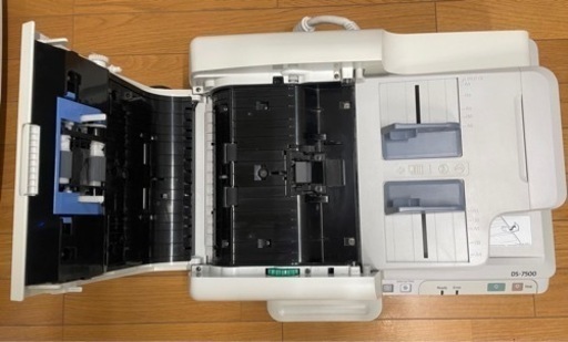 EPSON  DS 7500 スキャナー