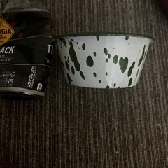 月曜迄猫草の鉢