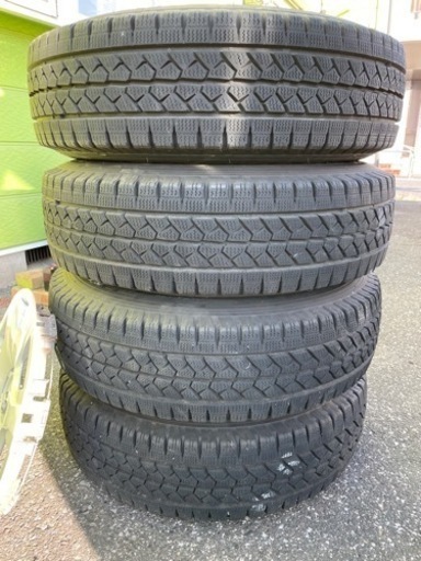 スタッドレス　195/80R15 ハイエース
