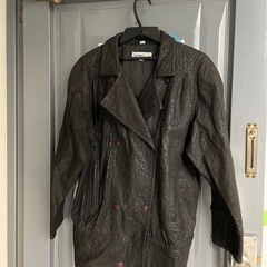 サイズ表記はMですが大きいサイズのコートです｡