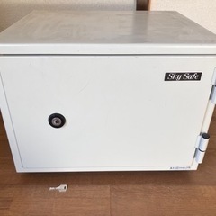 【お取り置き中】耐火金庫(鍵式)
