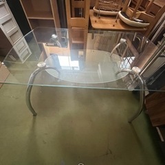 在庫処分　ガラスダイニングテーブル