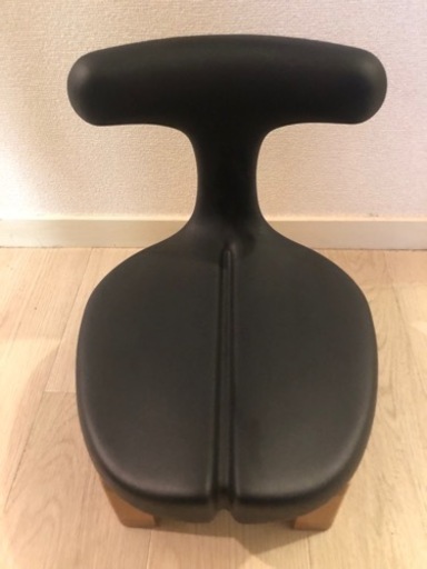 アーユルチェアー　黒